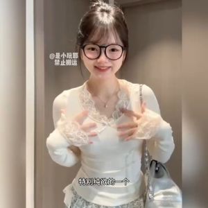 Dazzlin เย็บลูกไม้สไตล์หวานและเผ็ด V คอปกแขนยาว T เสื้อเชิ้ตผู้หญิงฤดูใบไม้ร่วงสาวฮอตไฮโซเข้ารูปดูผอมใส่ด้านในใส่ด้านนอก