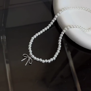 Chic Pearl Bowknot Pendant Necklace Fashionable Pearl Necklace Simple Bowknot Neck Chain for Daily Wear Party Dates