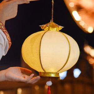 Minoa 中秋节灯笼 mid autumn festival lantern Glowing Mid-Autumn Festival Retro Lantern with Tassel Handheld Chinese Flower Lantern Childrens Toys Wood Framework Portable Lantern Lantern Festival