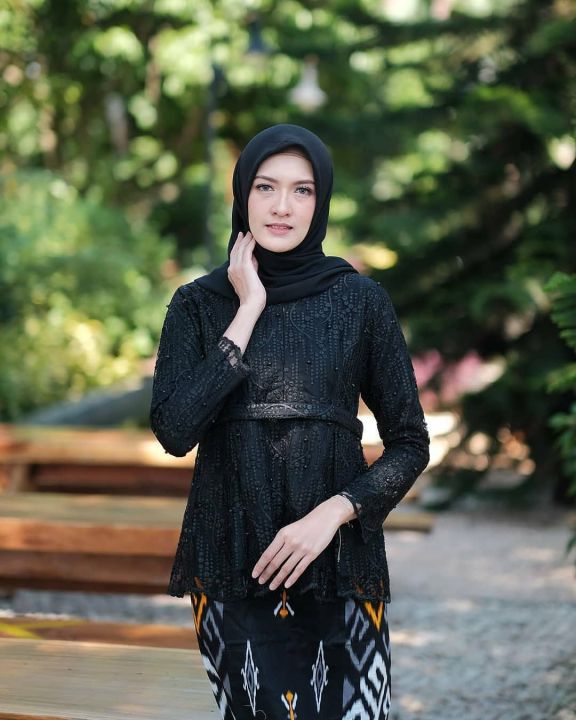 %5B%20BISA%20COD%20%5D%20KRISNA%20Batik%20Couple%20Hitam%20songket%20klasik%20Set%20kebaya%20Wisuda%20Kondangan%20Lamaran%20elegan%20dan%20mewah%20Baju%20seragam%20sarimbit%20Terbaru%20-%20Image%203
