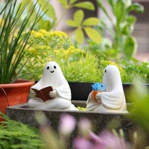 GIORGIONE 2pcs Resin Halloween Ghost Ornaments Cartoon Waterproof Reading Ghost Statue Garden Decor Cute Sitting Figure Cabinet