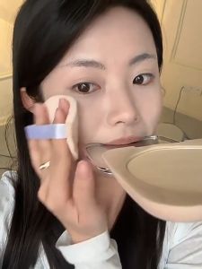 GECOMO Bedak Padat 格蒙柔焦粉饼散粉 Soft Focus Pressed Powder 轻纱焕颜柔焦遮瑕定妆控油持妆 Matte Loose Powder Long Lasting