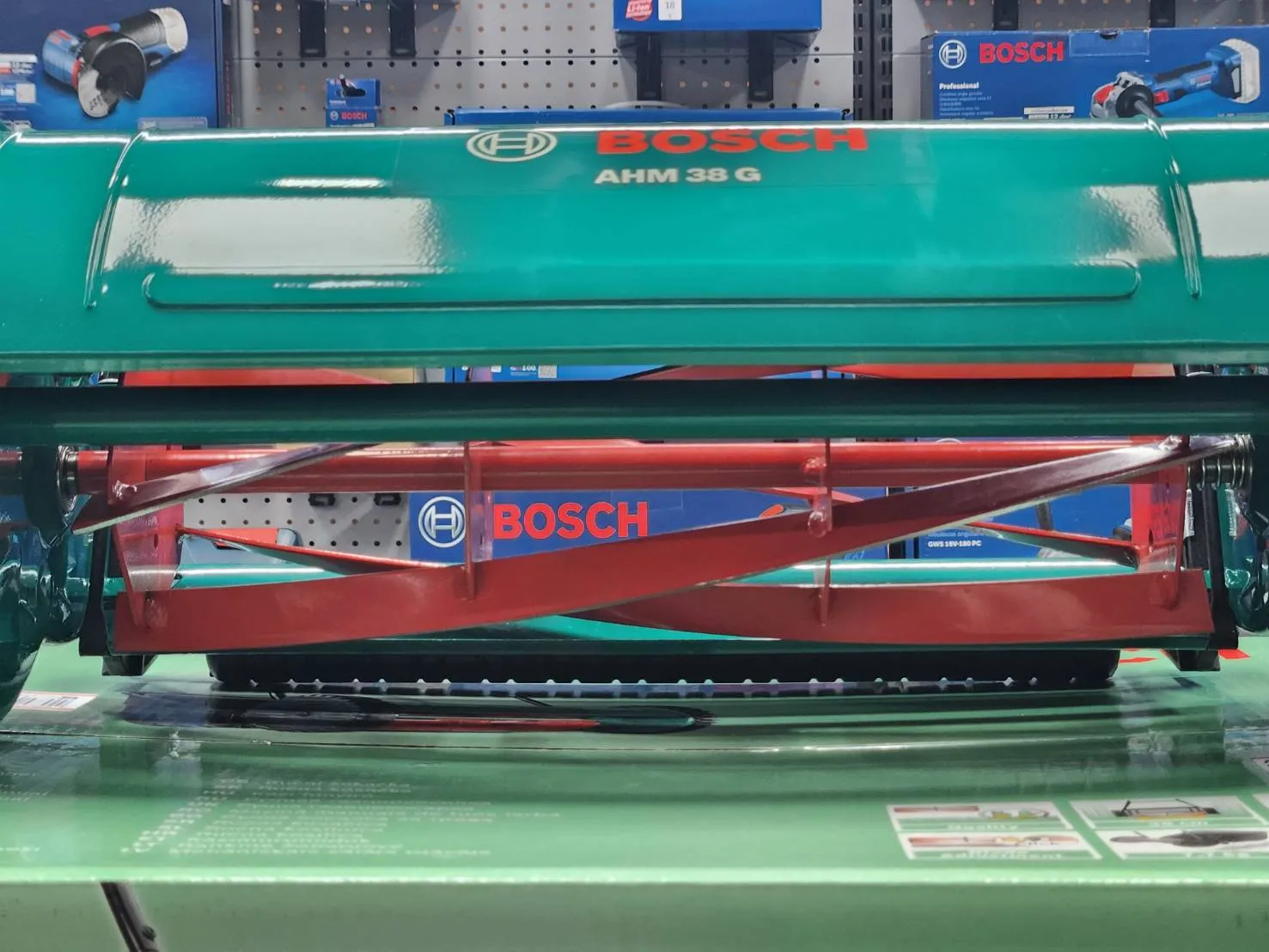 BOSCH (บ๊อช) รถตัดหญ้า เครื่องตัดหญ้า AHM 38 G (AHM38G) 0600886103 รถเข็นตัดหญ้าไม่ใช้ไฟฟ้า (31438)