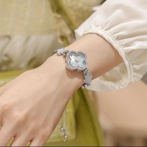 French Diamond Ins Niche Watches Female High School Four Leaf Flower Fashion Temperament Chain Watch 法式钻石ins小众百搭手表女高中生四叶花时尚气质链条手表