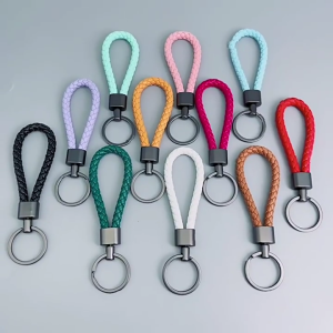 Handcraft Braided Sturdy Leather Keychain With Zinc Alloy Materials Clasp Accessory for Everyday Use and Gifts Giving