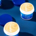 Vaseline Hand Foot Cream Anti Chapped Anti Cracking Moisturizing Cream For Dry Chappe Hand Foot Moisturizing Texture, refreshing and easy to absorb, anti-aging, improve dry skin, can be used all over the body. 