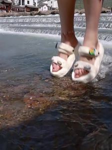 high quality  Korean Style Womens Fashionable Outdoor Two-Way Wear Childrens Internet Celebrity Slippers Summer Cushioned Thick-Soled Waterproof Deodorant Sandals 2025