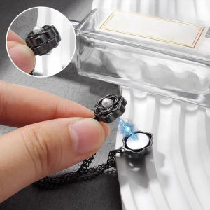 [fenggongshuode] 2pcs Multi-Function Magnetic Clothing Clip With Chain Metal Buttons Clip Clothes Scarf Trouser Legs Cuff Fixing Magnet Pin