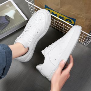 Fashione Living  มีจำหน่ายแล้วในกรุงเทพ! ลดล้างสต๊อก! รองเท้าผ้าใบผู้ชายสีขาวล้วนและสีดำล้วน รองเท้าผ้าใบ รองเท้าลำลอง รองเท้าทำงาน ทันสมัยและอเนกประสงค์ กันน้ำ กันลื่นและทนต่อการสึกหรอ