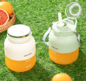 Máy xay sinh tố mini cầm taymáy xay sạc tích điện Ostmars bình nước có dây đeo