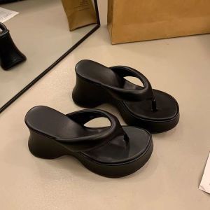 Free Shipping Elegant Non-Slip Thick-Soled Wedge Flip-Flops For Women Summer Outdoor Wear 2026 New Height-Increasing Sandals