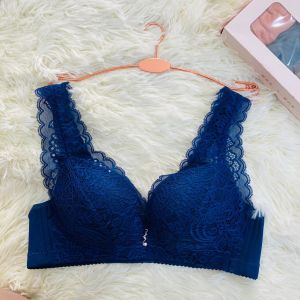 B-6511 เสื้อในผู้หญิง ไร้โคงฟองน้ำหนา บราดันทรง อกชิด อกสวย ผ้าลูกไม้