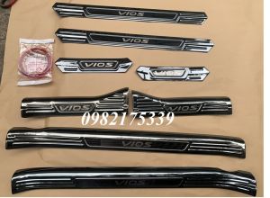 ốp bậc cửa xe vios nẹp bước chân 2019 2020 2021 2022 2023 sản phẩm 8 chi tiết có kèm băng dính