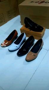 LOZTAQU - Sepatu Pantofel Kerja Wanita Hitam Hak 5 Cm / Kekinian