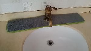 Kitchen Faucet Absorbent Mat Sink Splash Guard Microfiber Faucet Sink Wash Basin Splash Catcher Water Countertop Drying Pads