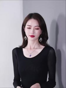 半袖女夏季时尚洋气网纱衣内搭夏短袖女T恤网纱打底衫女上衣Half sleeved womens summer fashionable western-style mesh jacket with summer lining本色潮流女装。。。