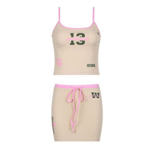 ชุดเซ็ต2ชิ้น สีครีม ผ้าโพลิเอสเตอร์  เสื้อสายเดี่ยวพิมพ์เลข 13+กระโปรงเอวยางยืด มีเชือกรูด ชุดออกกำลังกายผู้หญิง #2446