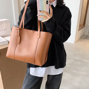 Tsion NEW กระเป๋าสะพายไหล่ ทรงเรียบ จุของได้เยอะ แมทช์ง่ายมาก วัสดุดี ใช้ทำงานหรือเรียนก็ได้น้า น้ำหนักเบา ราคาถูกสุดๆ คุ้มค่าคุ้มราคาแน่นอนค่าา