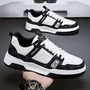 รองเท้าผ้าใบสีขาวสไตล์เกาหลีสำหรับผู้ชาย รองเท้าที่หลากหลาย สบาย พื้นหนา รองเท้ากีฬาแบบสบายใหม่ รองเท้าผู้ชายทันสมัย