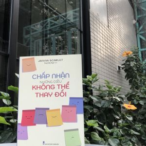 Sách: Chấp Nhận Những Điều Không Thể Thay Đổi