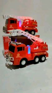 MAINAN MOBIL PEMADAM KEBAKARAN FIRE RESCUE BATREI BUMP & GO SIRINE