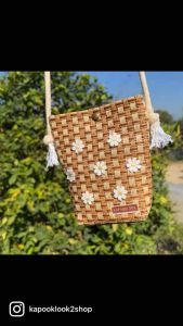 กระเป๋าใส่โทรศัพท์ กระเป๋าสาน สะพายข้าง ใบเล็กพอดี สะพายไ