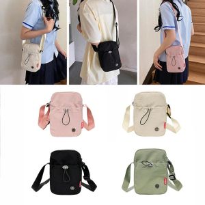 ZM10Q แบบเกาหลี กระเป๋าสะพายข้างแบบมีเชือก ไม่ซึมน้ำ สีพื้น กระเป๋าใส่ขวดน้ำ ทันสมัย ช่องเปิดขนาดใหญ่ กระเป๋าสะพายไหล่ไนลอน ผู้หญิง