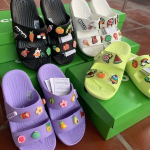 Dép Sandal Cross 3 Màu Tặng Kèm 10 Jibtiz Cài Dép Chất Liệu Mềm Không Hôi Nhiều Size Để Lựa Chọn