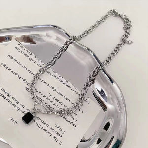 【Pharaoh🎀COD】Hitam Cinta Hati Imitasi Mutiara Panel Kalung Wanita Manis Gaya Keren Serbaguna Rantai Tulang Selangka Ringan Mewah Bersih Aksesoris Kalung Merah