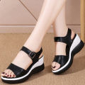 Clarks รองเท้าคัทชูผู้หญิง UN COSMO STEP รองเท้าแตะหนังผู้หญิงคลาสสิก 2614096565. 