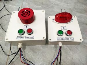 Bộ báo cháy tổ liên gia ưu việt 1 bộ còi lắp trong nhà 1 bộ đèn lắp ngoài nhà