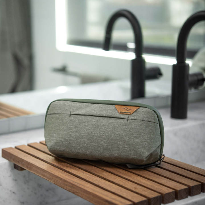 Peak%20Design%20Wash%20Pouch%20Small%20-%20Image%208