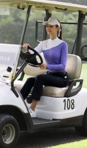 เสื้อกอล์ฟผู้หญิง PGM Golf Women Long-sleeved T-Shirts Spring Autumn Sports Moisture-wicking Jersey with Stand-up Collar YF447