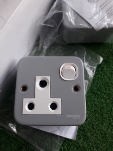 ổ cắm ESM15 có công tắc 13A Series S30 Schneider