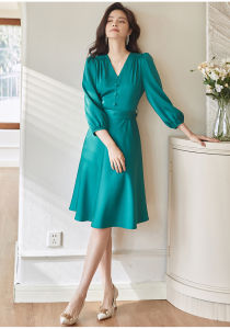 Đầm thiết kế cổ V tay dài phồng màu trơn dáng xoè