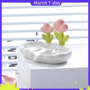 March กล่องสบู่ลายดอกไม้สุดสร้างสรรค์จานวางสบู่กันลื่นอุปกรณ์ห้องน้ำที่วางสบู่สีขาวทะเลสำหรับอาบน้ำในบ้าน