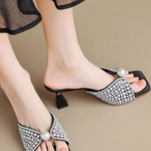 2025 Summer New Fashion Versatile Pearl Commuting Elegant Mid-Heel Stiletto Open-Toe Sandals For Women