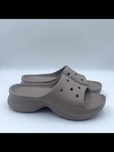 Crocs  Whale-shaped womens thick-soled slippers for daily casual wear soft and height-increasing 5CM Breathable perforated sandals