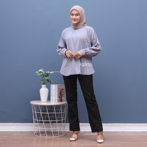 Blouse Basic Polos Lengan Panjang Wanita