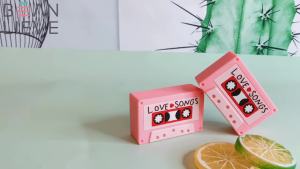 Cute girl Bluetooth speaker mobile phone holder Bluetooth stereo mini portable cartoon animal Bluetooth speaker gift