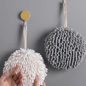 Khăn lau tay san hô siêu thấm nước có móc treo tiện dụng