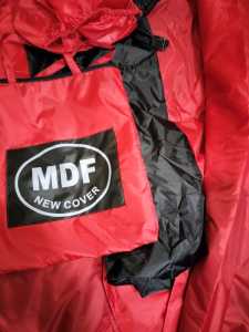 Calya/Sigra SarungTutupmobilbody cover Waterproof  (Bahan Taslant)