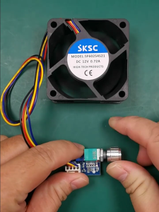 Adjustable PWM Fan Speed Controller with Knob Switch 12V 4 Wire Fan Speed Governor Noise Reduction Fan Speed Controller