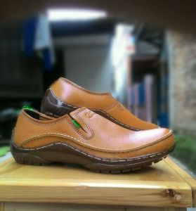 Sepatu Kasual kickers Kulit kerja pria Formal 072