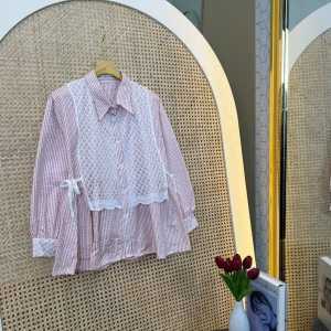 KEMEJA ATASAN WANITA TANGAN PANJANG MOTIF GARIS JENNIE BLOUSE SALUR KOMBINASI BRUKAT PREMIUM