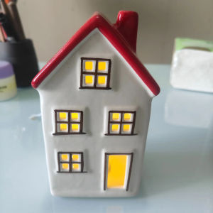 Creative Craftsmanship Ceramic LED Small House Decoration High Quality European and American Style Small House Decoration