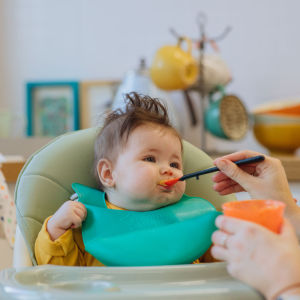 Thìa Ăn Dặm Có Báo Nhiệt Tommee Tippee Heat Sense Cho Bé Từ 4 Tháng (Set 4 Thìa Tách Lẻ)