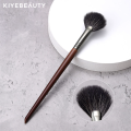 Cọ Đánh Highlight Bắt sáng Dạng Quạt KIYE Lông Tự Nhiên Chuyên Nghiệp Mềm Mại. 