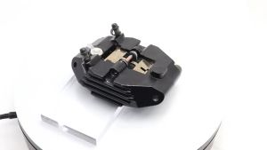 คาลิปเปอร์เบรกมอเตอร์ไซค์คุณภาพเยี่ยมประสิทธิภาพสูง 10 มม. อุปกรณ์เสริมมอเตอร์ไซค์คุณภาพพรีเมียมปั๊มเบรกต่ำ