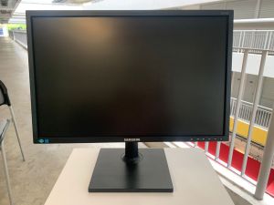 Samsung 22" Monitor  GRADE A  S22E450DW | 1680x1050 Desktop Monitor | Adjustable Stand for Height | VGA DVI and Display Port Refurbished | Refurbished as New. Discounted item so voucher accepted PLS